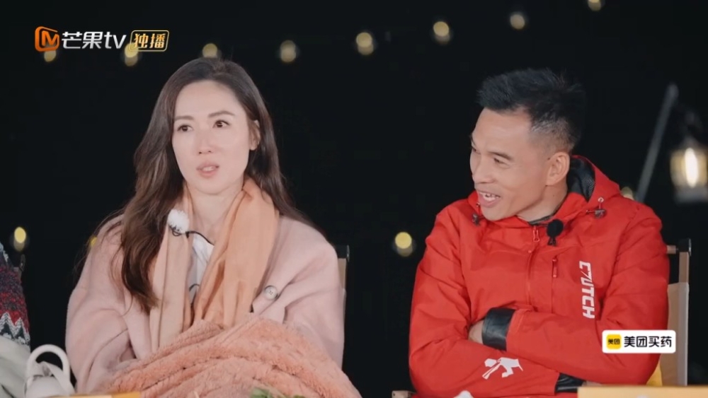 而面對李施嬅的指摘,車崇健亦有不停承認錯誤,不斷重複說:「對、對、對」