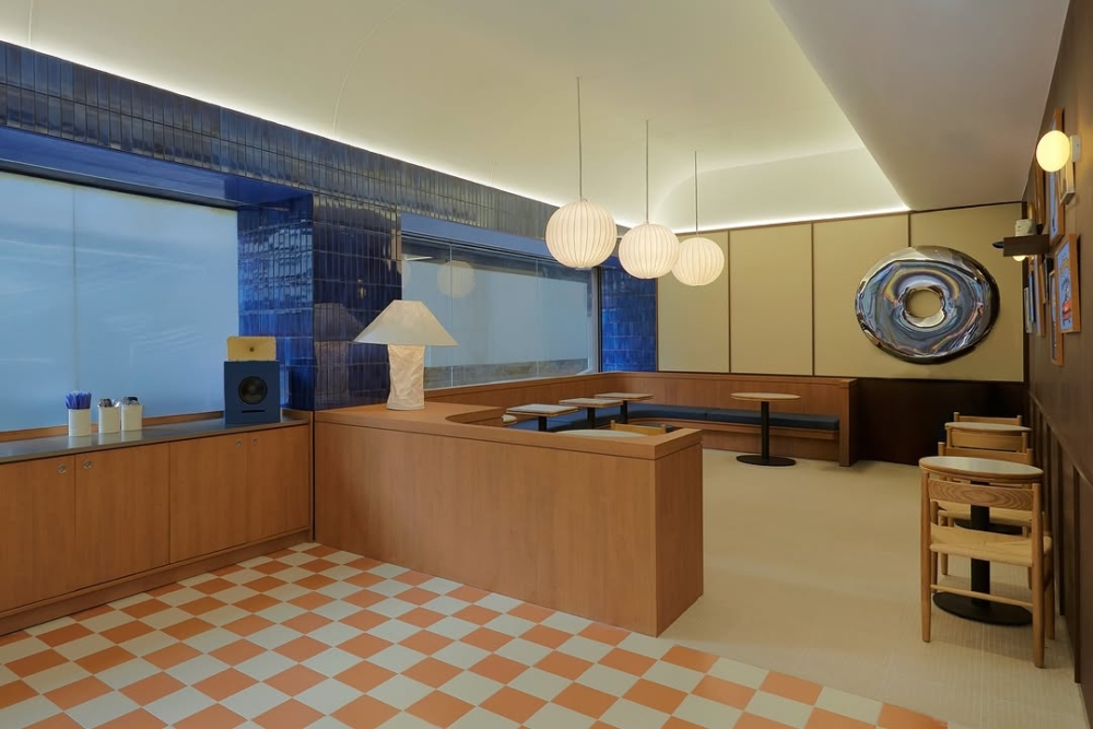 香港分店以木系簡約北歐風為主調