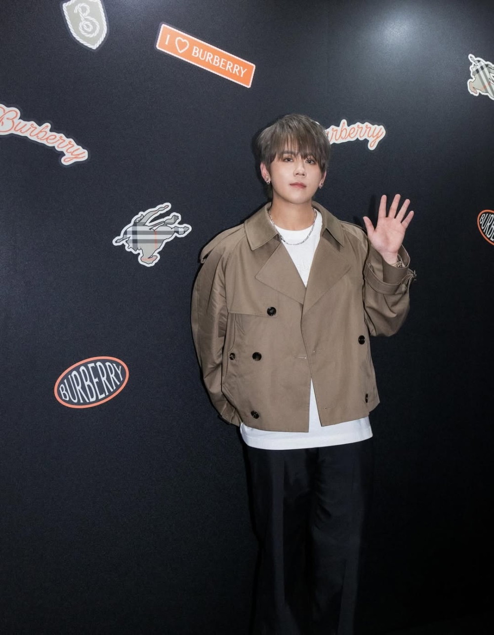 姜糖：「睇埋你背脊嗰張相，平靜不來」