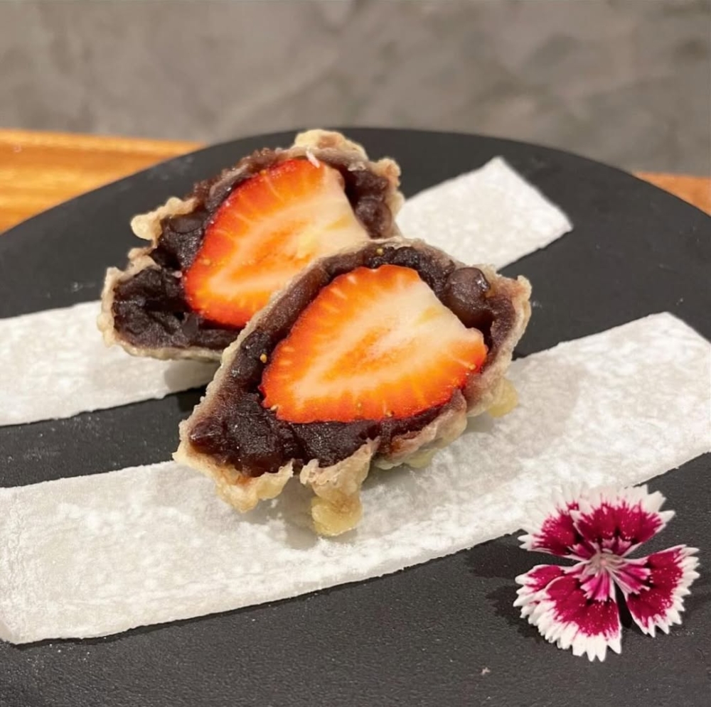 充滿創新的水果天婦羅，菜品根據當季水果而定