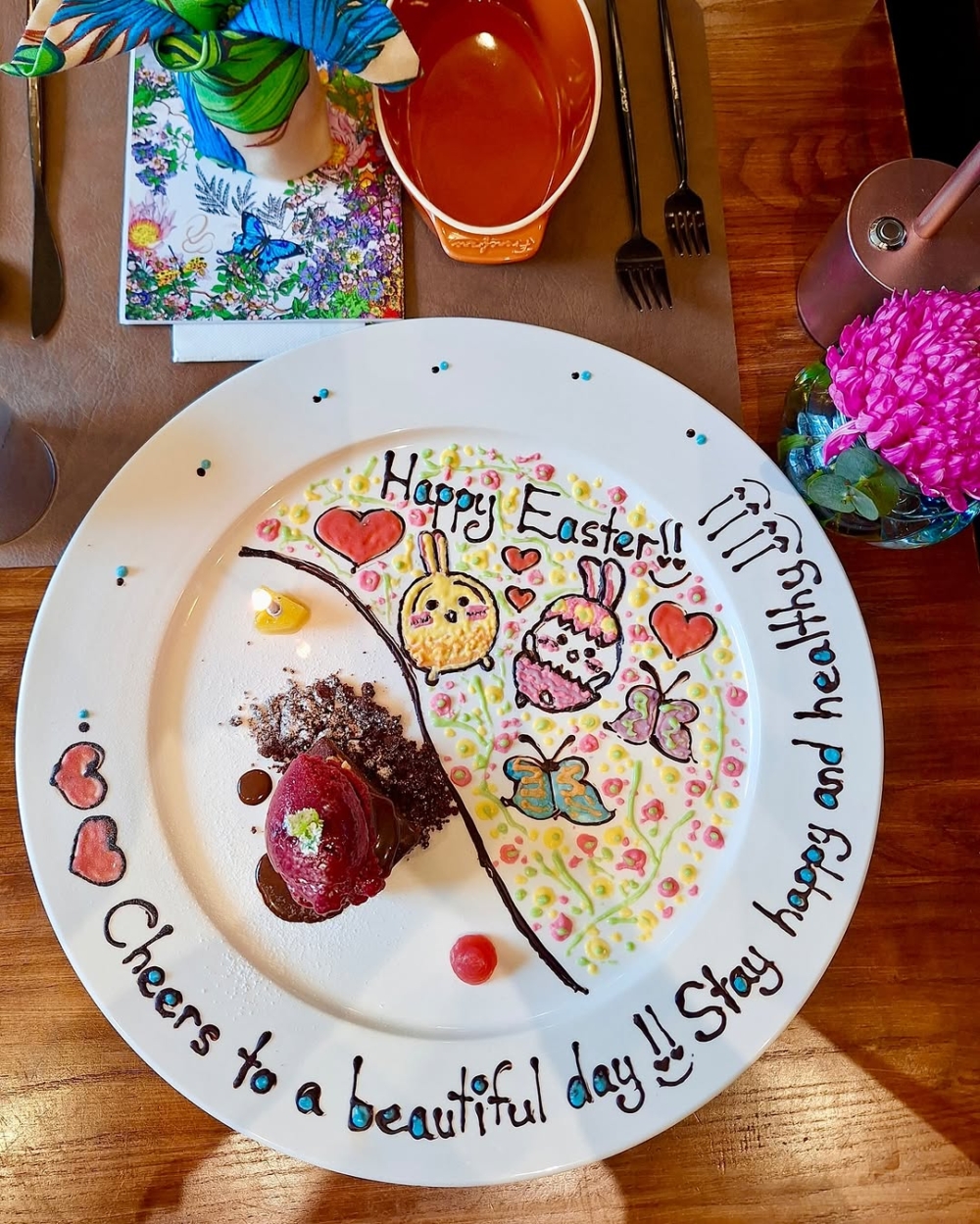 客人於生日等特別日子光顧Le Chefeteria,可享免費的「生日畫碟」服務,畫師會依主題繪製專屬卡通圖案和祝福字句,儀式感十足。