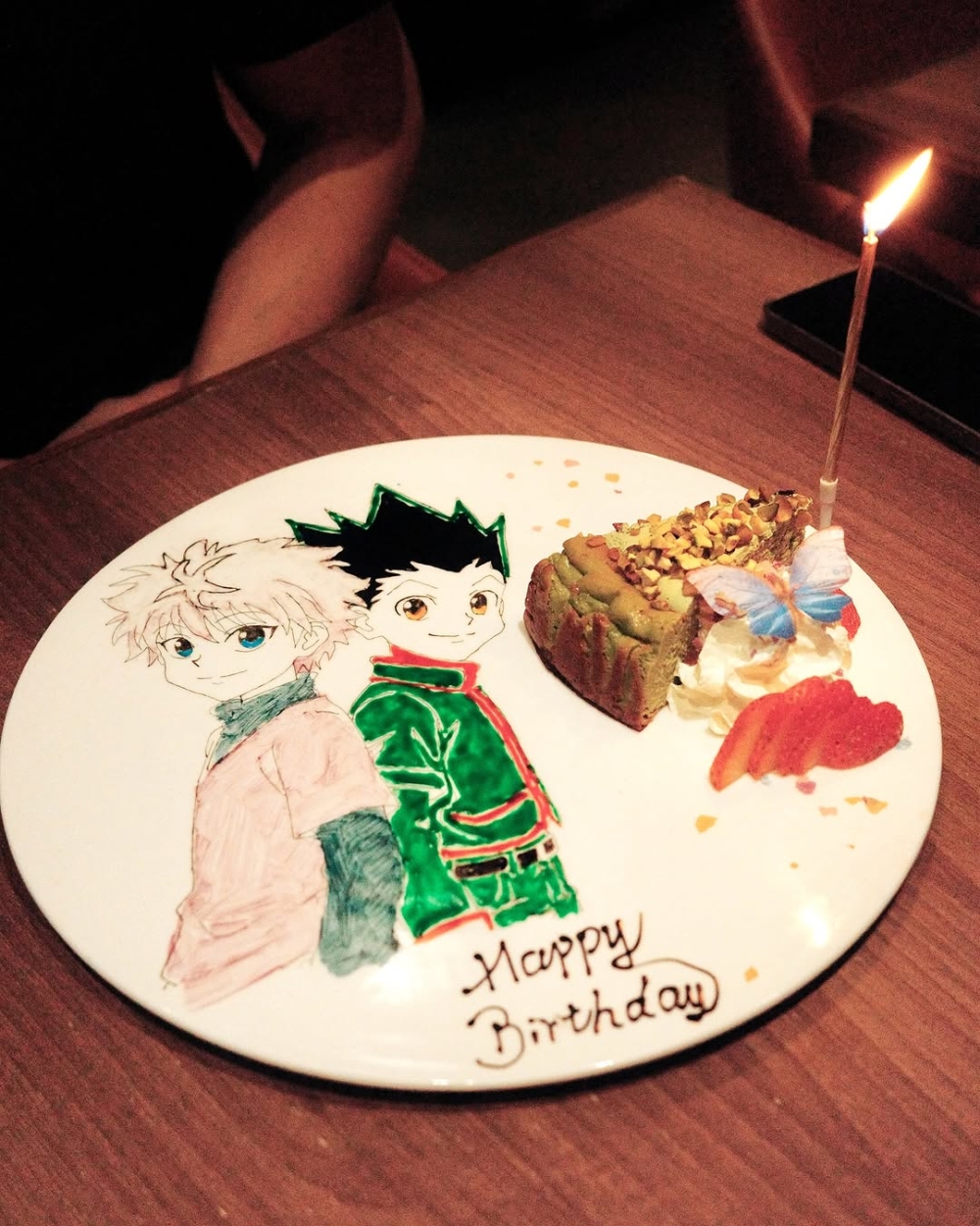 只要提前預約點選甜品即可免費享用畫碟,或選擇巧克力寫字甜品,是享受日料美食和高儀式感慶生的好去處。