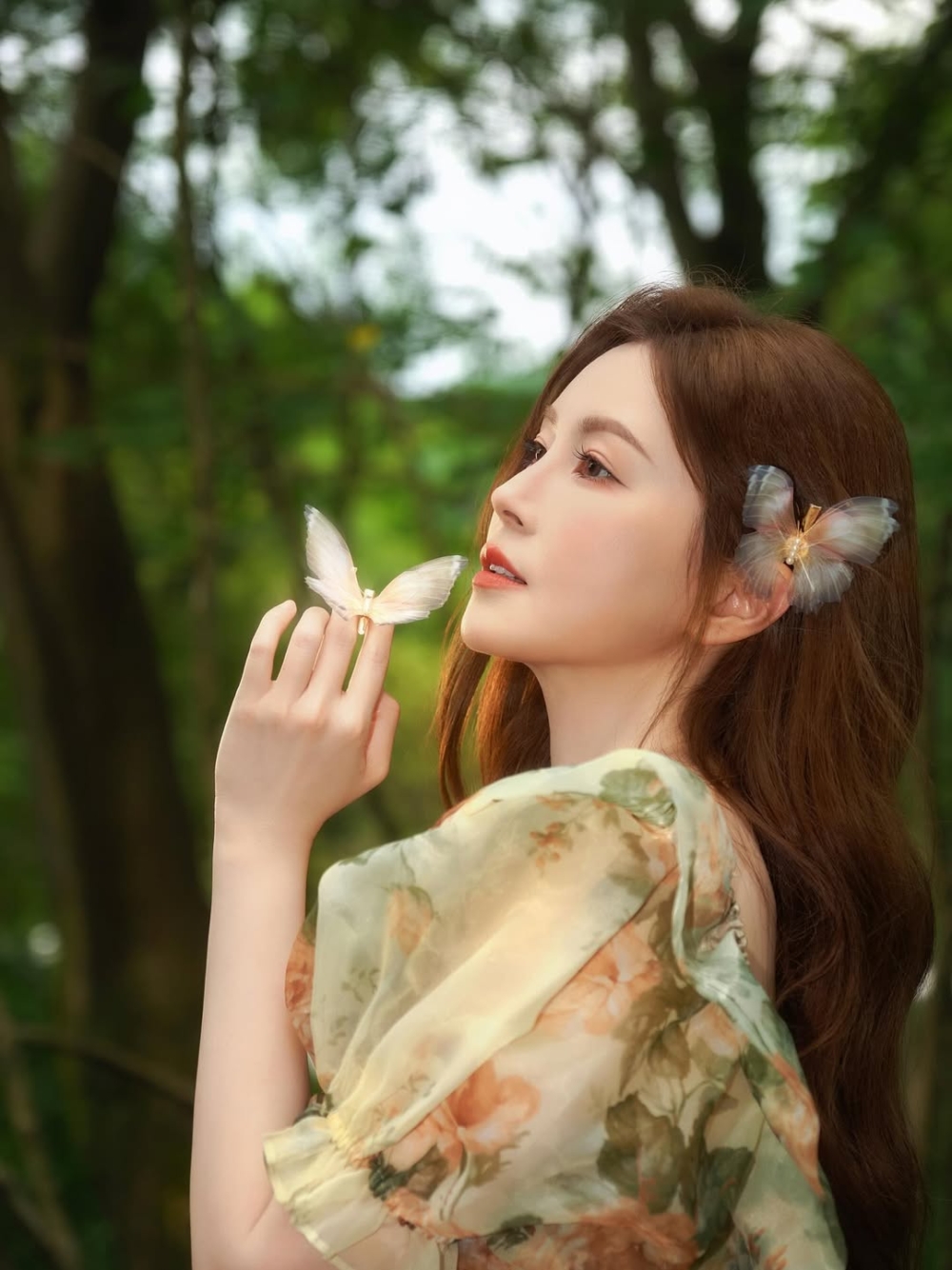 網友：「但亦有人對妝容有保留：「其實你已經很美，沒有必要為迎合現在的潮流」