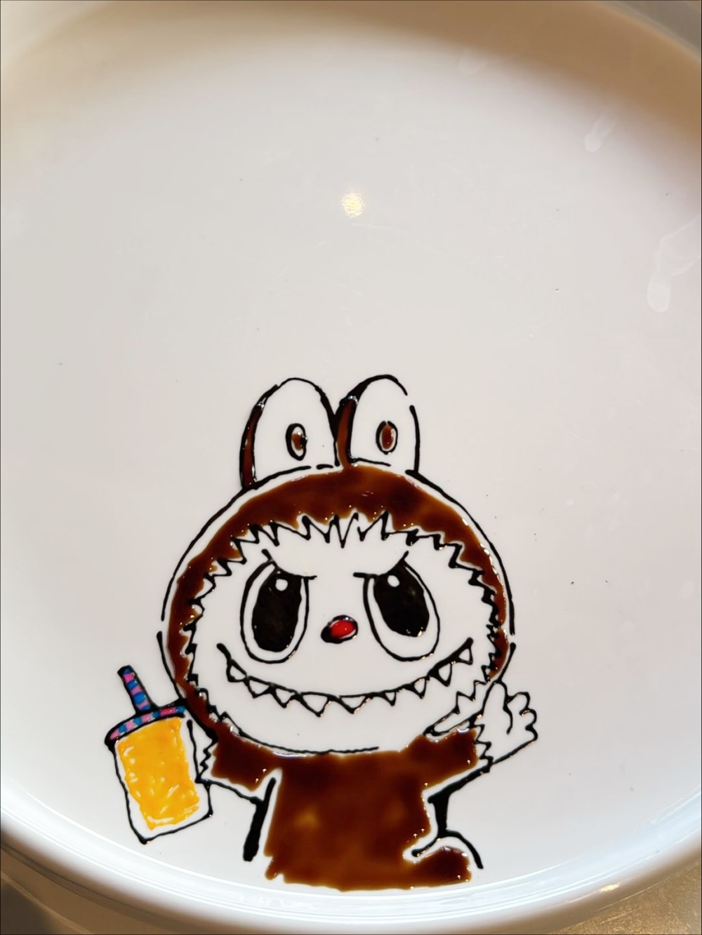 LAB EAT Restaurant & Bar提前通知慶祝,餐廳會提供餐桌佈置、甜品寫字畫碟,並可能加上煙花蠟燭與乾冰效果,儀式感滿分。