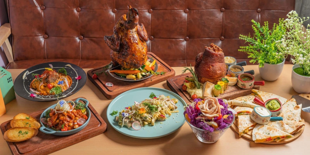 Homeland是一間充滿少女心、以夢幻花飾佈置的多國菜餐廳,於旺角和荃灣設有分店。