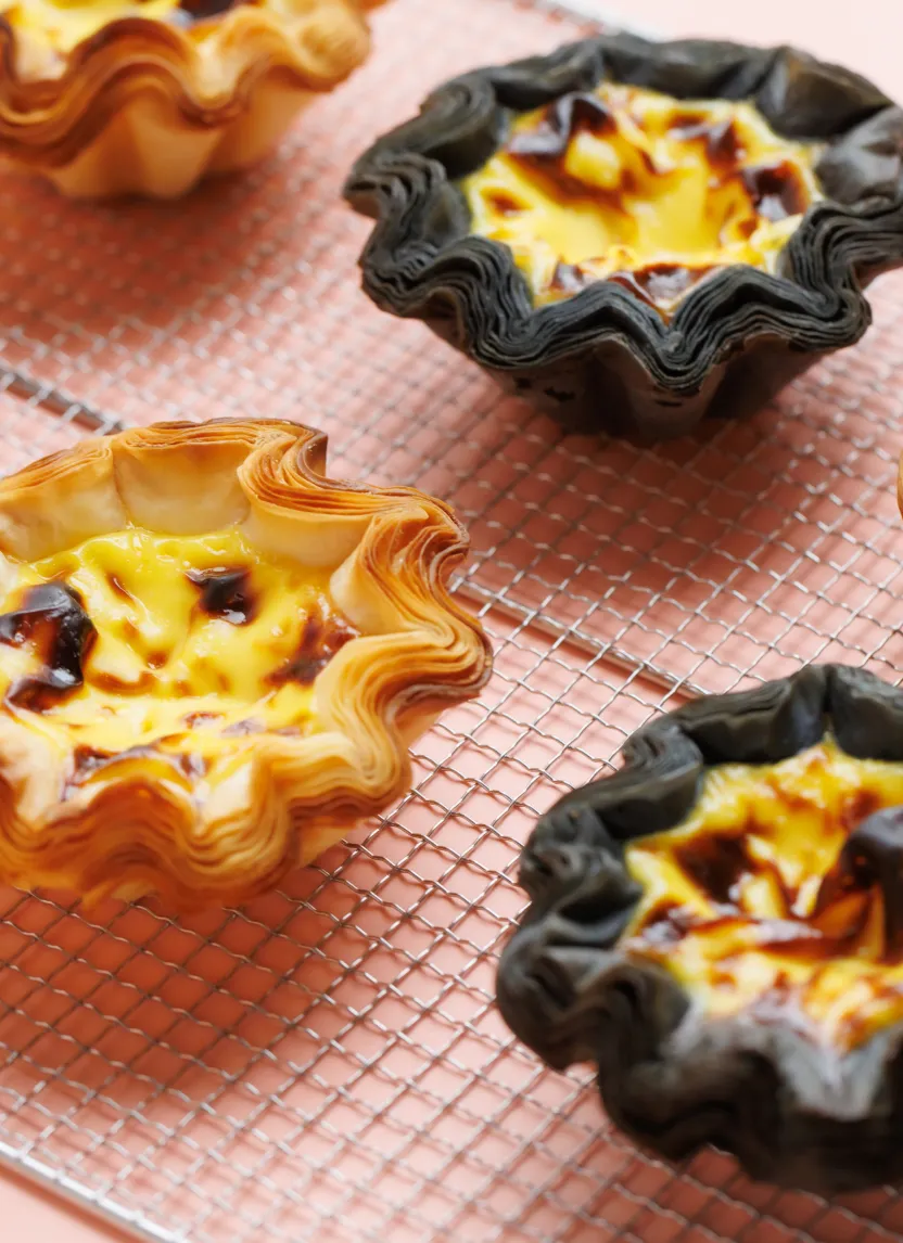 由 5 星級酒店前東方文華酒店餅師主理，堅持全人手製作