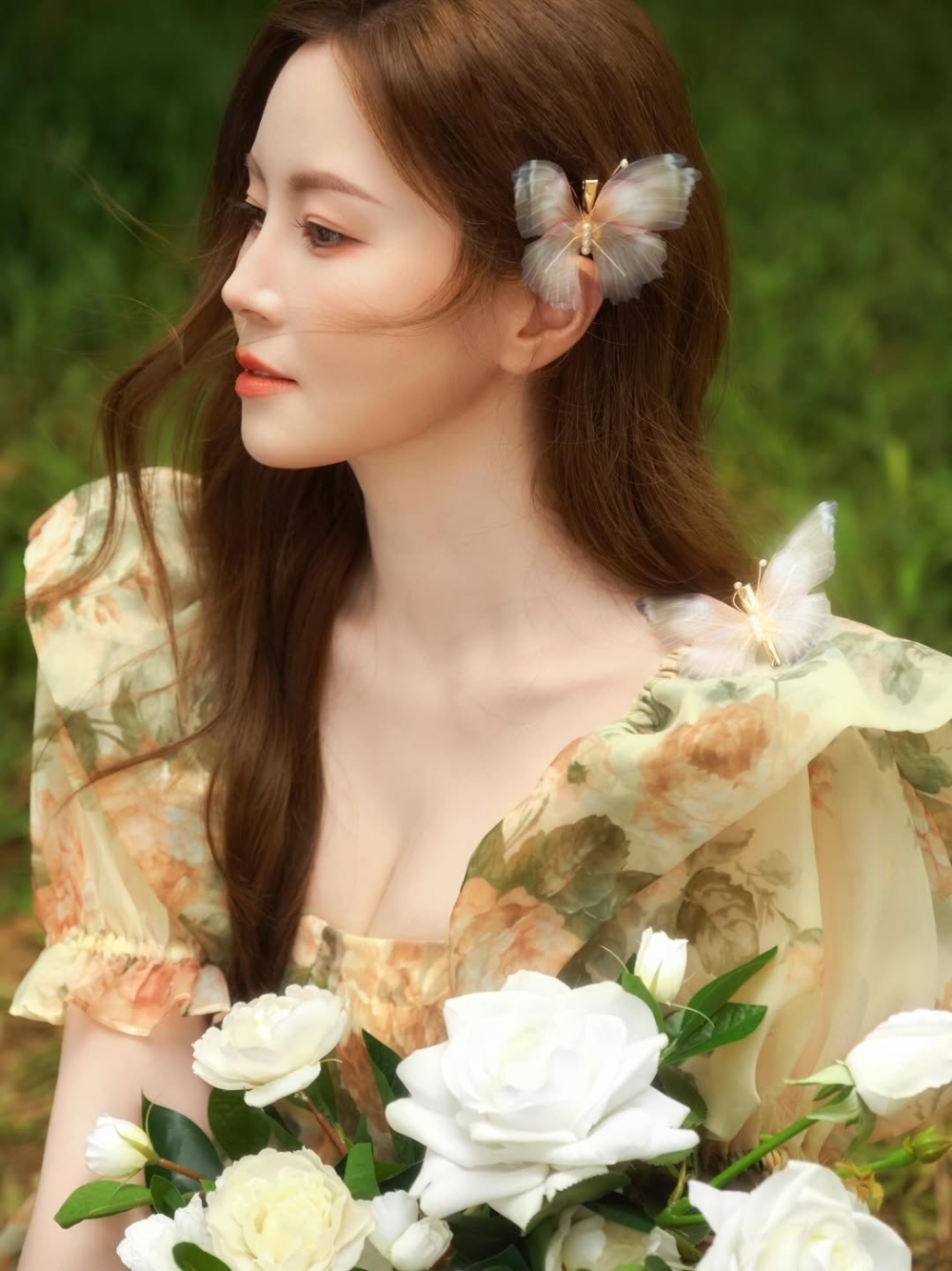 影片上傳後引來熱烈討論，有網友大讚Theresa化妝功力，指效果「比整形還要驚艷」