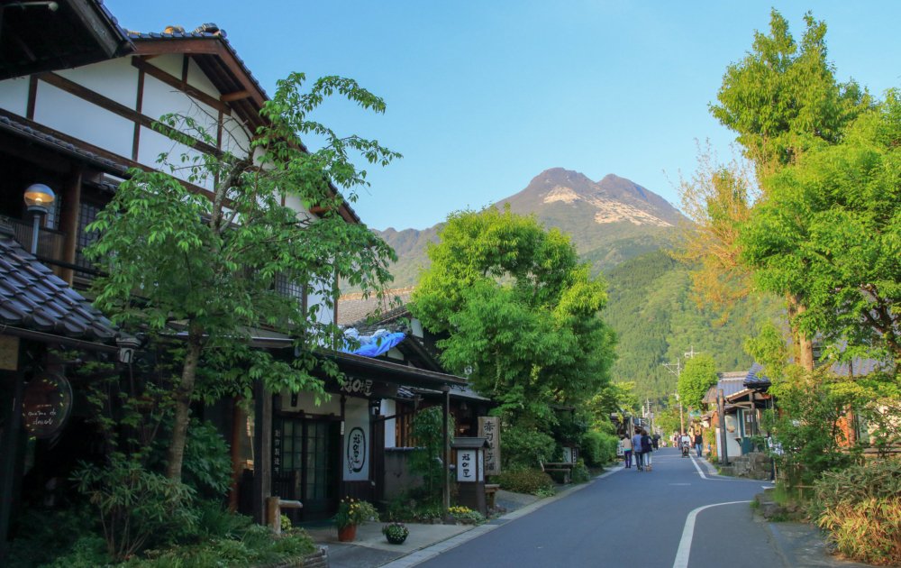由布院(湯布院):溫泉與田園小鎮。