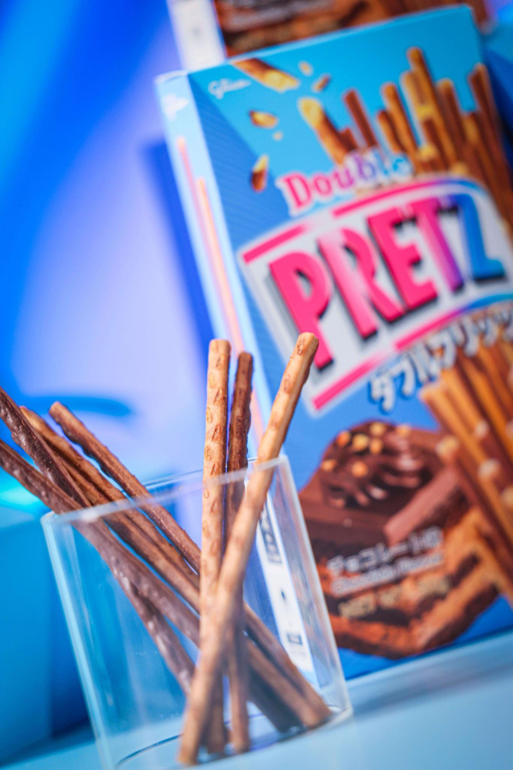 鬆脆餅乾棒搭配美味巧克力風味醬輕盈烘焙而成