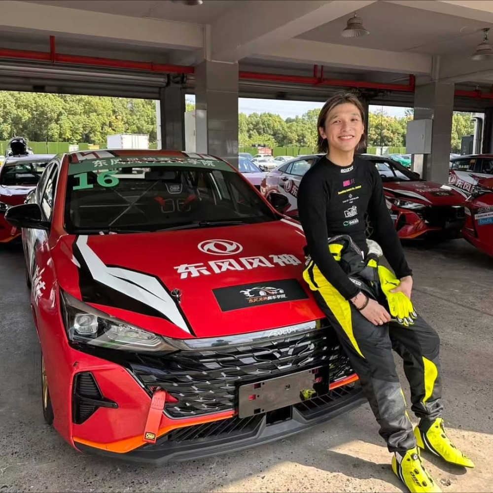 帖文一出亦再度引起熱討，網友紛紛大讚黃又南自力更生