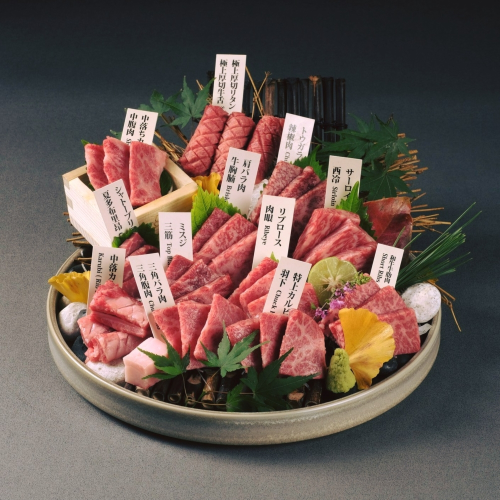 「三郎・燒肉」嚴選日本四大頂級和牛，並將和牛與時令刺身等料理結合，是追求質感與頂級日本燒肉的高CP值推介。