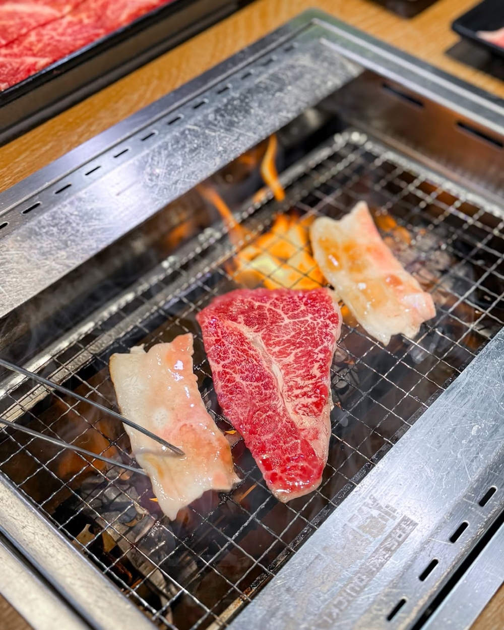 「燒肉Like」提供高CP值套餐，並設有分隔式餐枱，讓食客即使獨自用餐也能隨時輕鬆享受美味。
