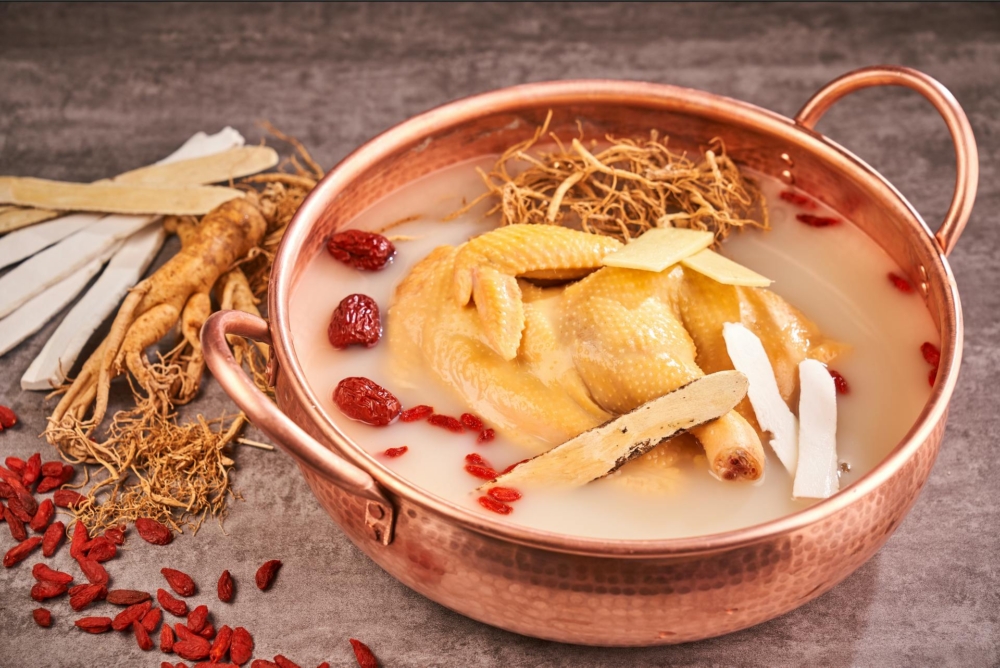 牛品台式火鍋提供高CP值和牛放題，並由台灣名廚主理，湯底每日直送，完美呈現地道台味。