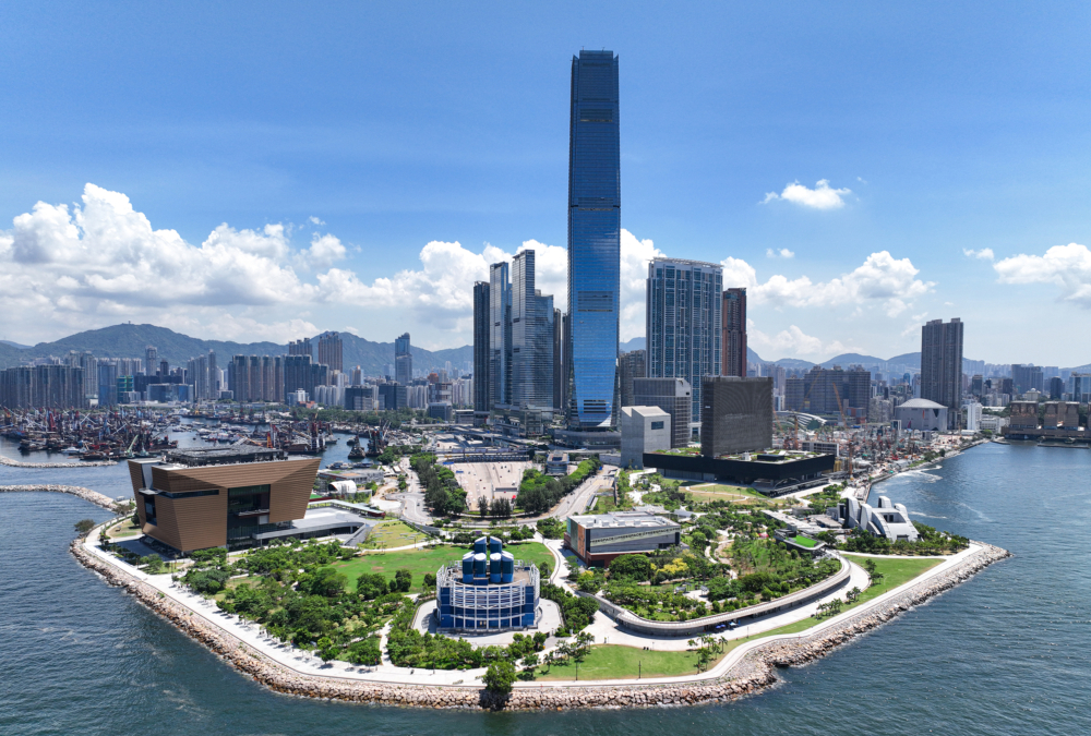 西九文化區是全球規模最大的文化熱點之一，坐擁廣達 40 公頃的海濱用地。