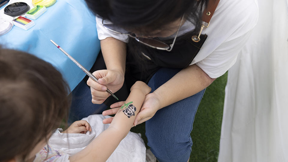 今年的「2025新鴻基地產香港單車節」熱潮將一路從尖沙咀延伸至西九文化區，活動現場將化身為充滿動感的單車嘉年華，讓大家在城市中心也能感受滿滿運動活力。