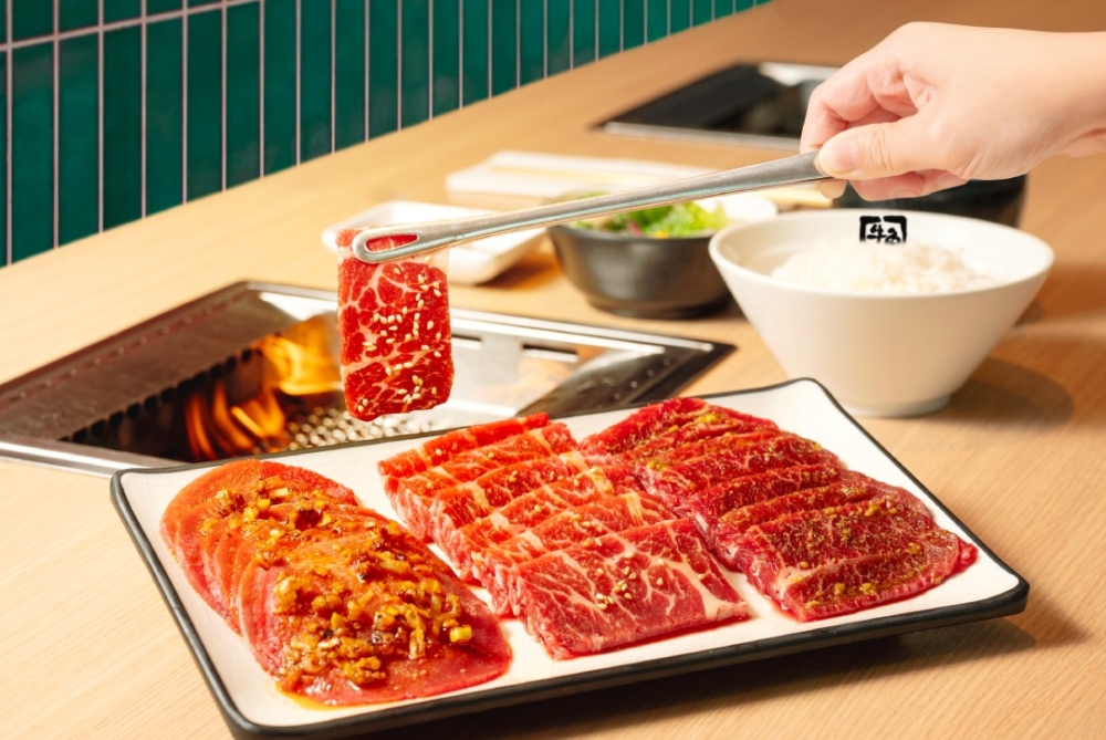 副線「牛角 Buffet」更主打超高CP值的任食放題，提供和牛、海鮮等多樣選擇，是聚餐或大滿足烤肉的首選。