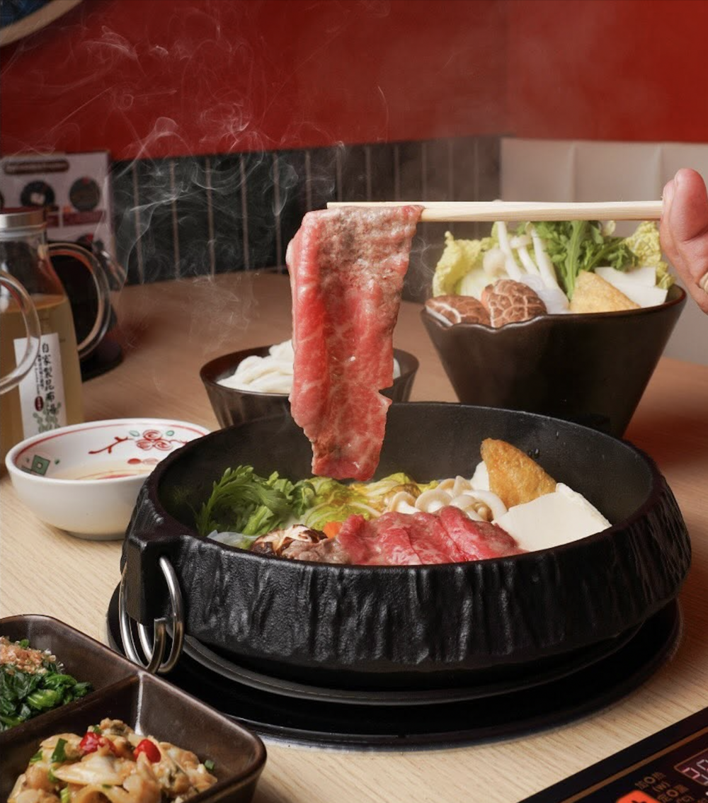 「壽喜・關西」提供高CP值的A4和牛壽喜燒套餐（$168起），環境簡潔舒適，是追求傳統關西風味的超值壽喜燒推薦。