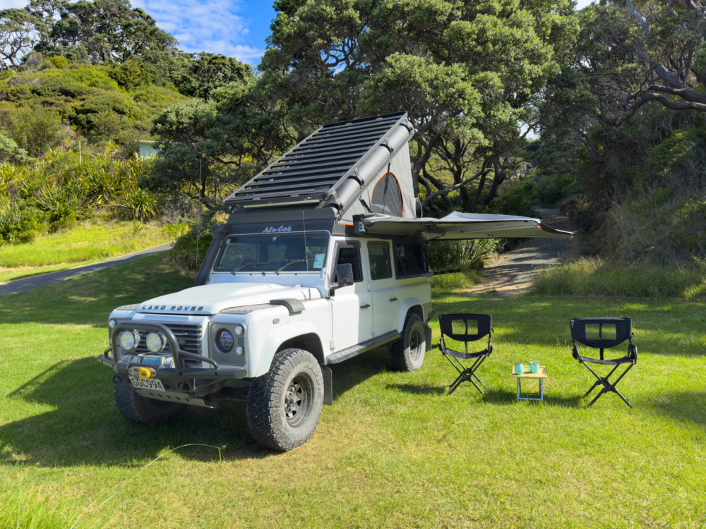 比起傳統露營要辛苦搭帳篷，車中泊不僅不怕風吹雨淋，機動性還超強，想走就走！