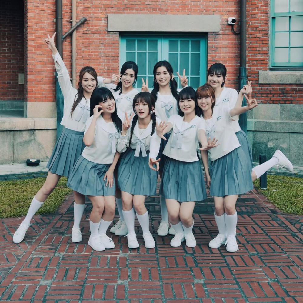 亦有消息指，Lolly Talk部分成員為維持生計有做兼職，更有些成員近日搬返父母家與家人同住節省開支。