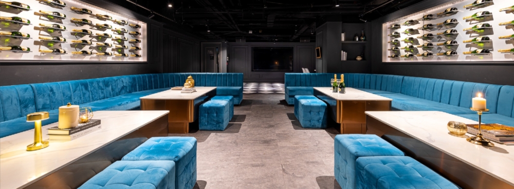 Red MR 是年輕人最愛的「香港唱K」熱點，主打主題感爆棚的派對式 KTV 體驗。