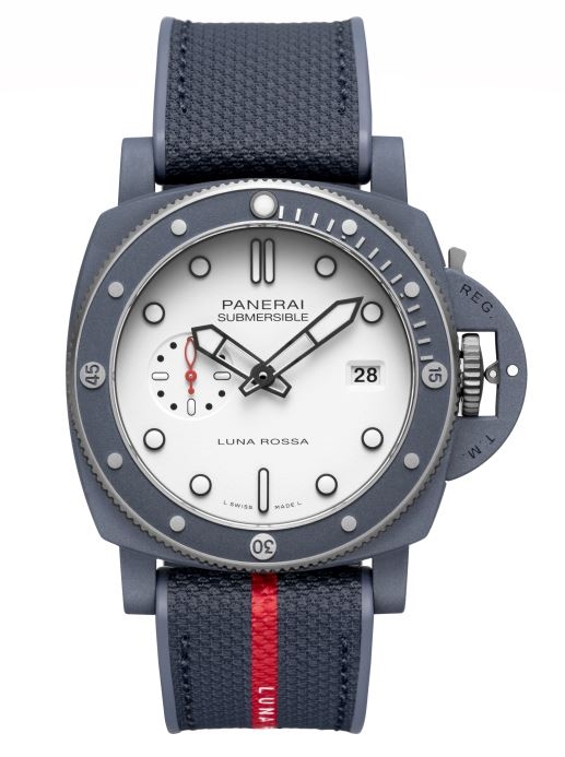 PAM01543 SubmersibleQuarantaQuattro Luna Rossa Ti-Ceramitech