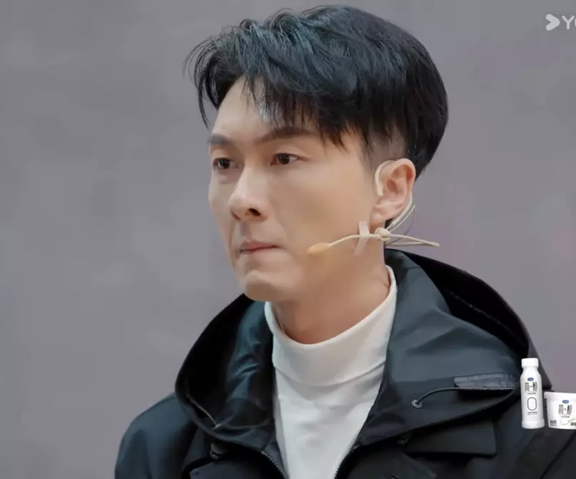 初期他亦完全不介意放下影帝身段，「降呢」由低做起演配角，甚至參加綜藝節目《無限超越班》以學員身份接受磨練