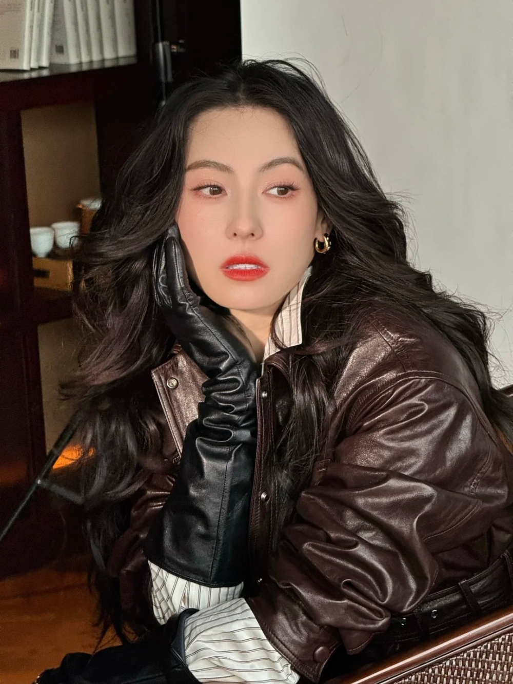 法庭上張栢芝重申自己一向信任助手周靜儀，很少理會文件上的事情，只要對方看過文件並說沒有問題便會簽署