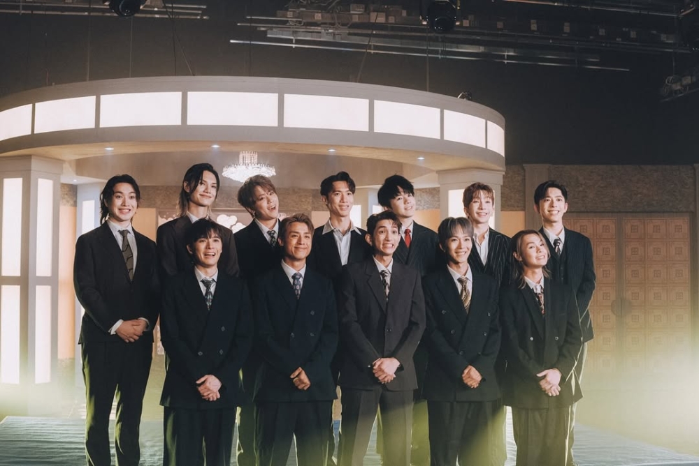 鏡粉：「唔該你哋千祈唔好跪呀！」