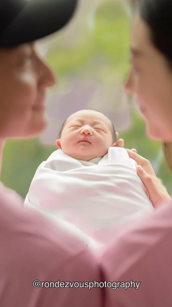 方力申又感嘆今年對他們兩夫妻而言十分特別，更分享Maple在順利產女後生仔計劃有轉變