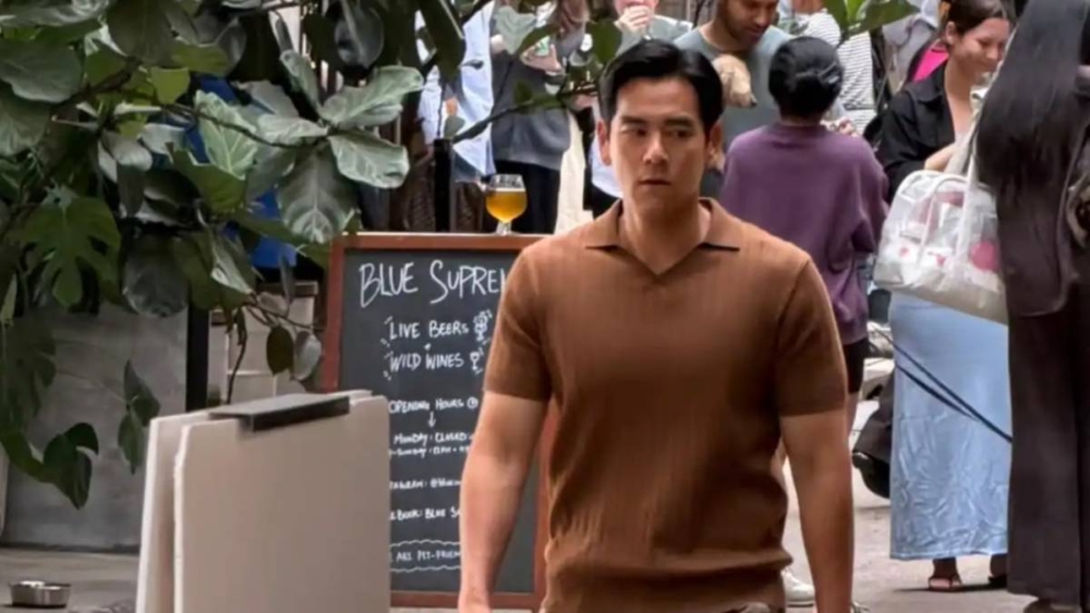 近日有網友野生捕獲彭于晏在上環拍戲