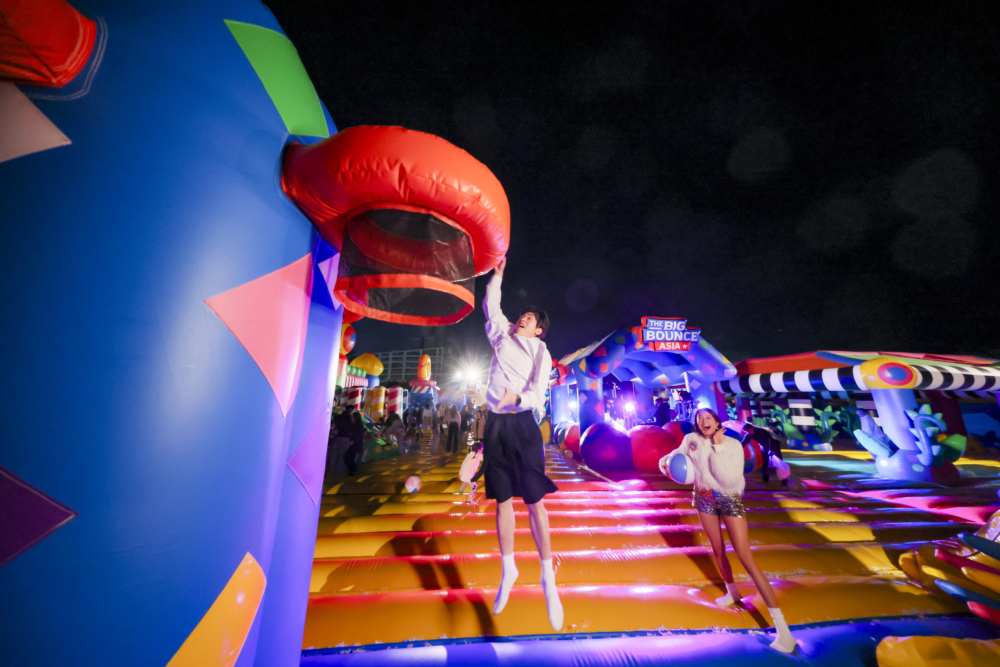 設有龍門、攔網、框架和各式各樣的球，讓你進行能想像到的各種球類運動，以全新體驗盡情跑跳放電，釋放無限活力！