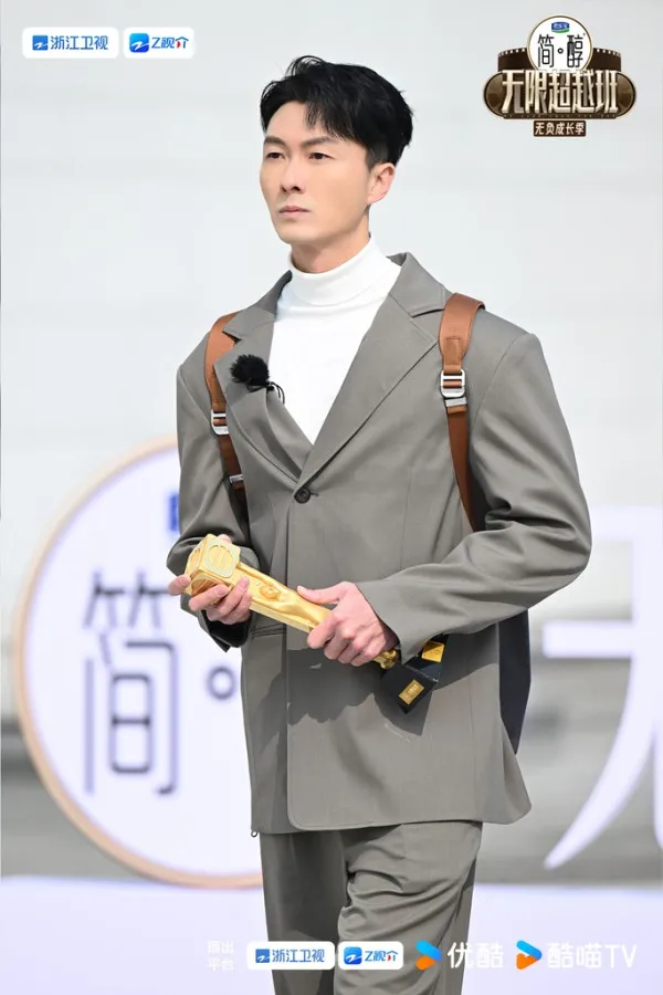 王浩信自2023年離巢後，便將事業重心全面轉移至內地市場，簽約內地經理人公司。