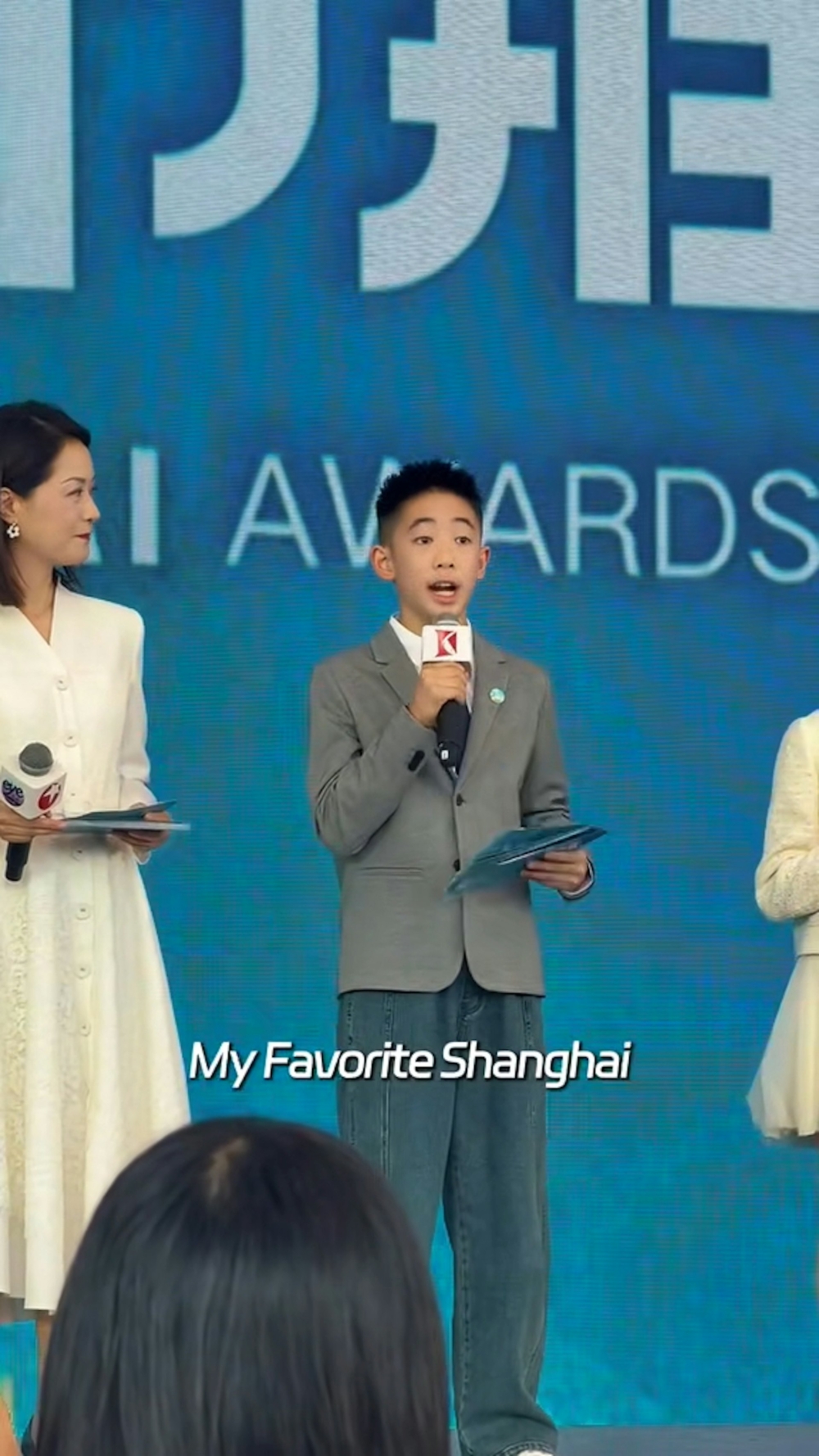 本身精通中、英、粵語的他，這次在台上更展示了一段法語！