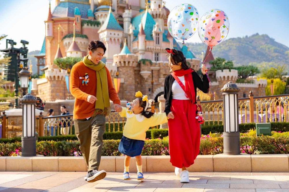 香港居民可專享 「快樂同遊」門票預訂優惠，兩人或以上同遊可享正價1日門票75折優惠，並獲額外餐飲及商品折扣優惠券。