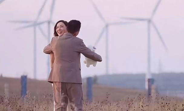 李施嬅：「因為我覺得這段時間，我一直逼你，問你的問題又很尖銳，可能你會很難受。」