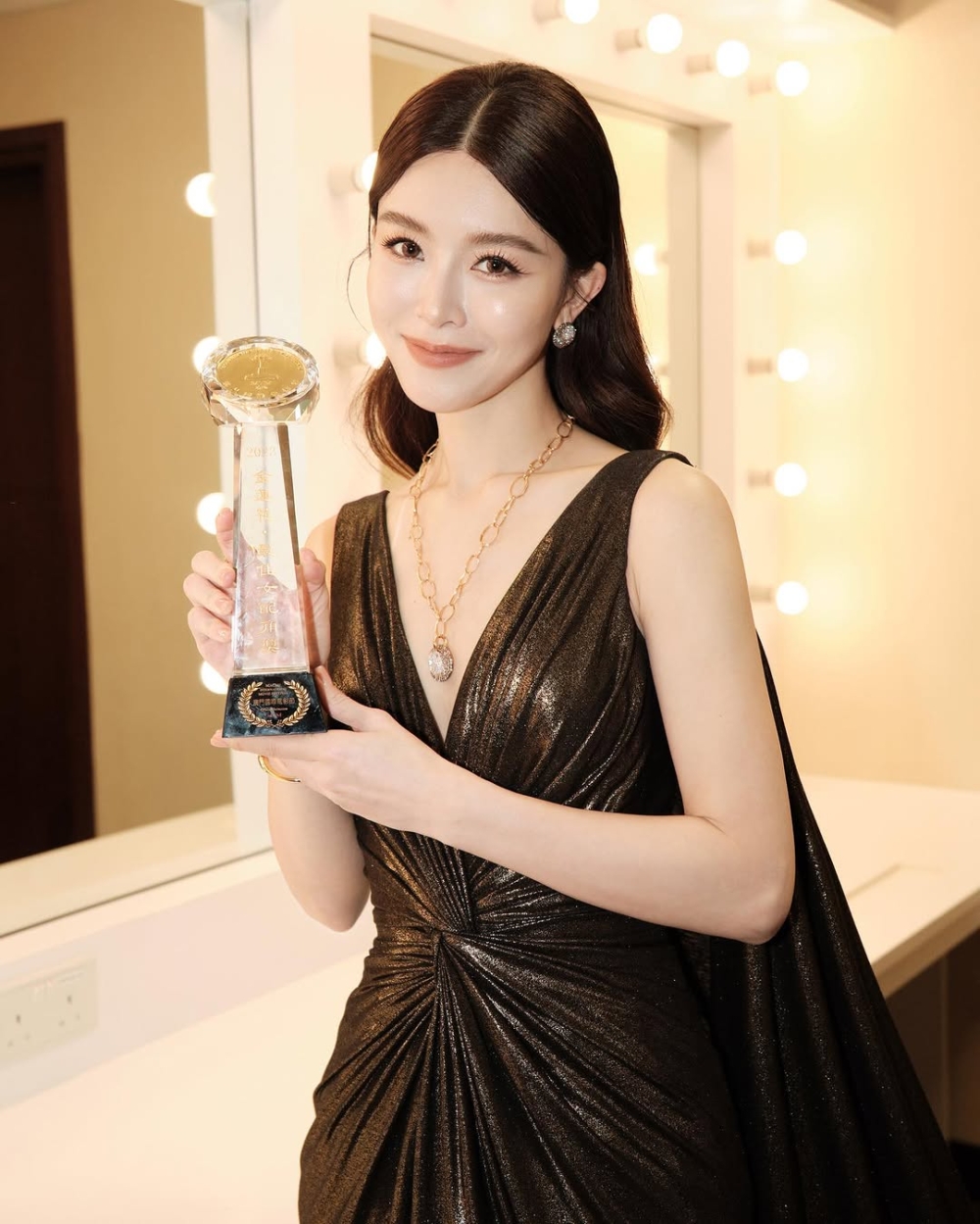 網友：「實在太美了太美了太美了無法呼吸了 根本不敢靠近她！！簡直是神來的！」