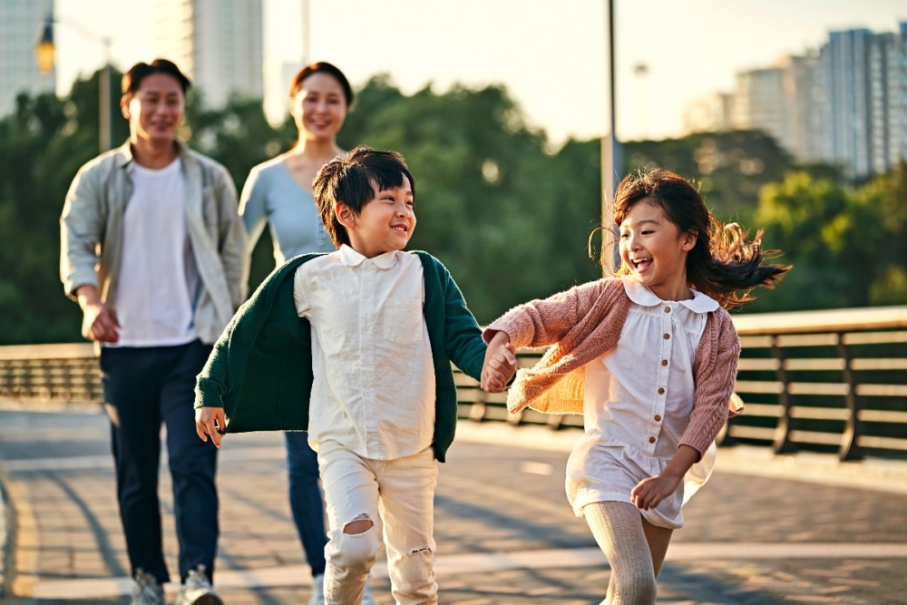 這項津贴希望鼓勵低收入家庭繼續工作，同時減輕他們的生活壓力。