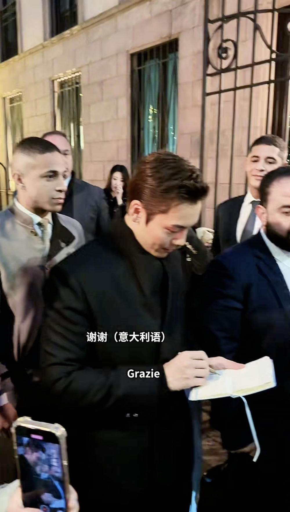 其中更有意大利粉絲以意大利文跟陳偉霆對話，並以帶有口音的英文向陳偉霆自我介紹。