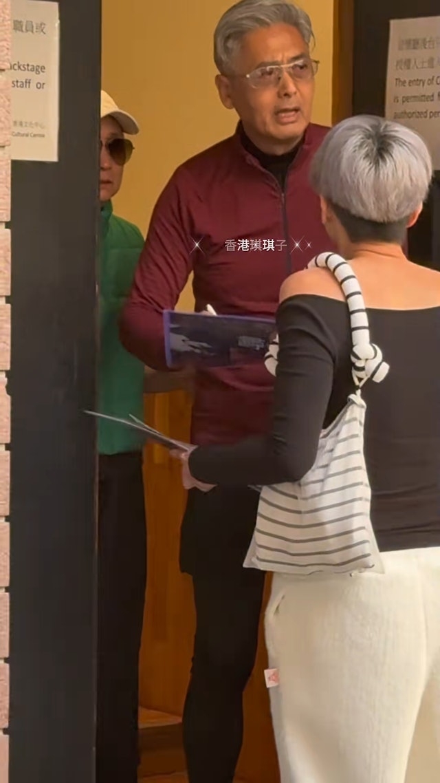 事源日前盧海鵬於尖沙咀文化中心舉行演唱會，周潤發（發哥）相當義氣有特地到場探班。