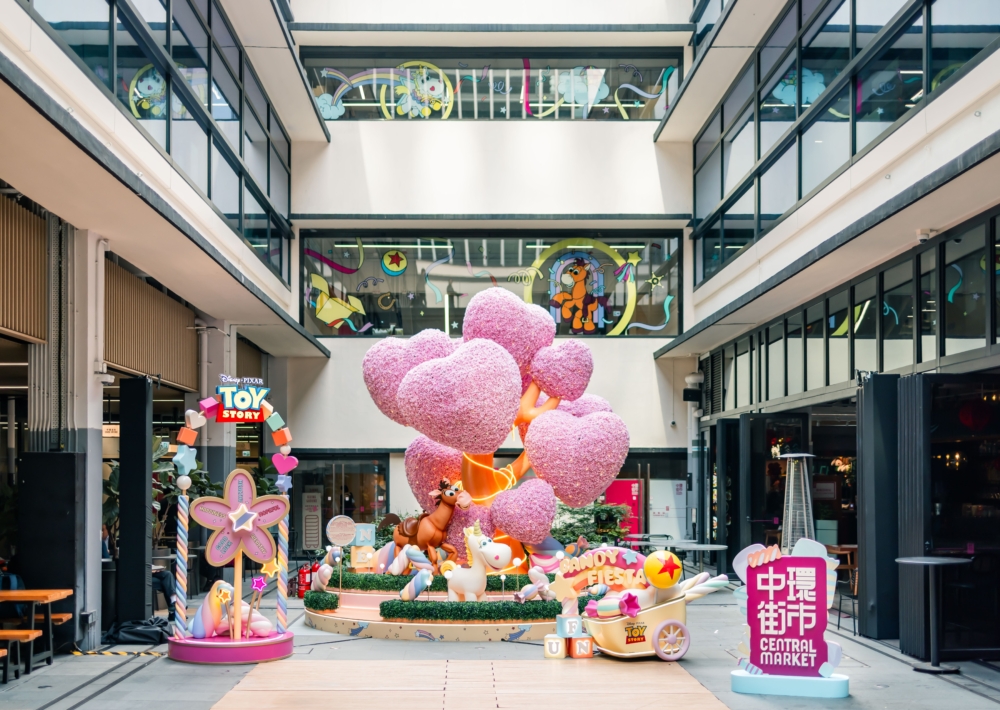 新年好去處2026｜中環街市：《反斗奇兵》「幻彩躍馬迎新春」慶典