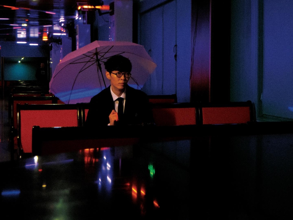 製作團隊透露歌曲錄音過程極為艱辛，指方大同堅持在病榻上完成人聲部分。