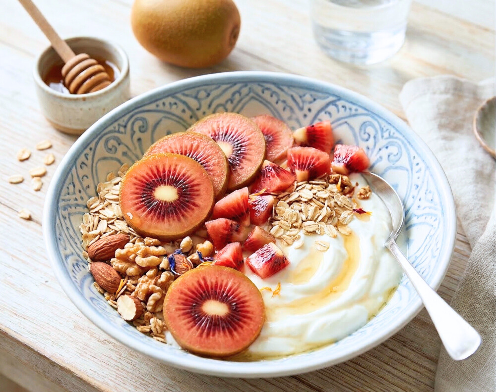 早餐：夢幻寶石紅奇異果Yogurt Bowl