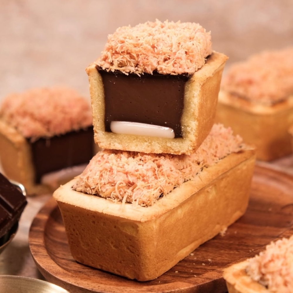 香港杜拜朱古力甜品｜1. Check In Taipei - 杜拜朱古力開心果麻糬蛋撻