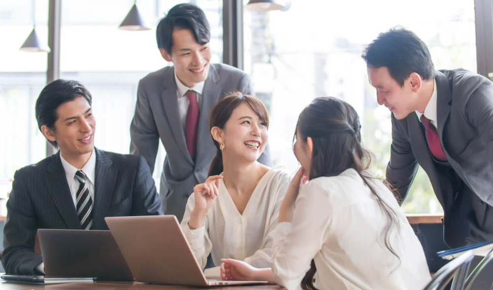 Prompt 5｜競爭對手市場定位分析