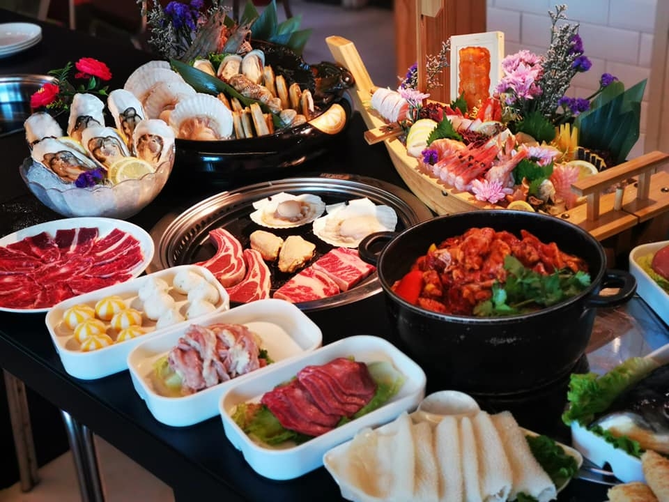 另外更有雪糕甜品供應，食材新鮮款式多樣，營業至凌晨，適合一家大細以及朋友去聚餐。