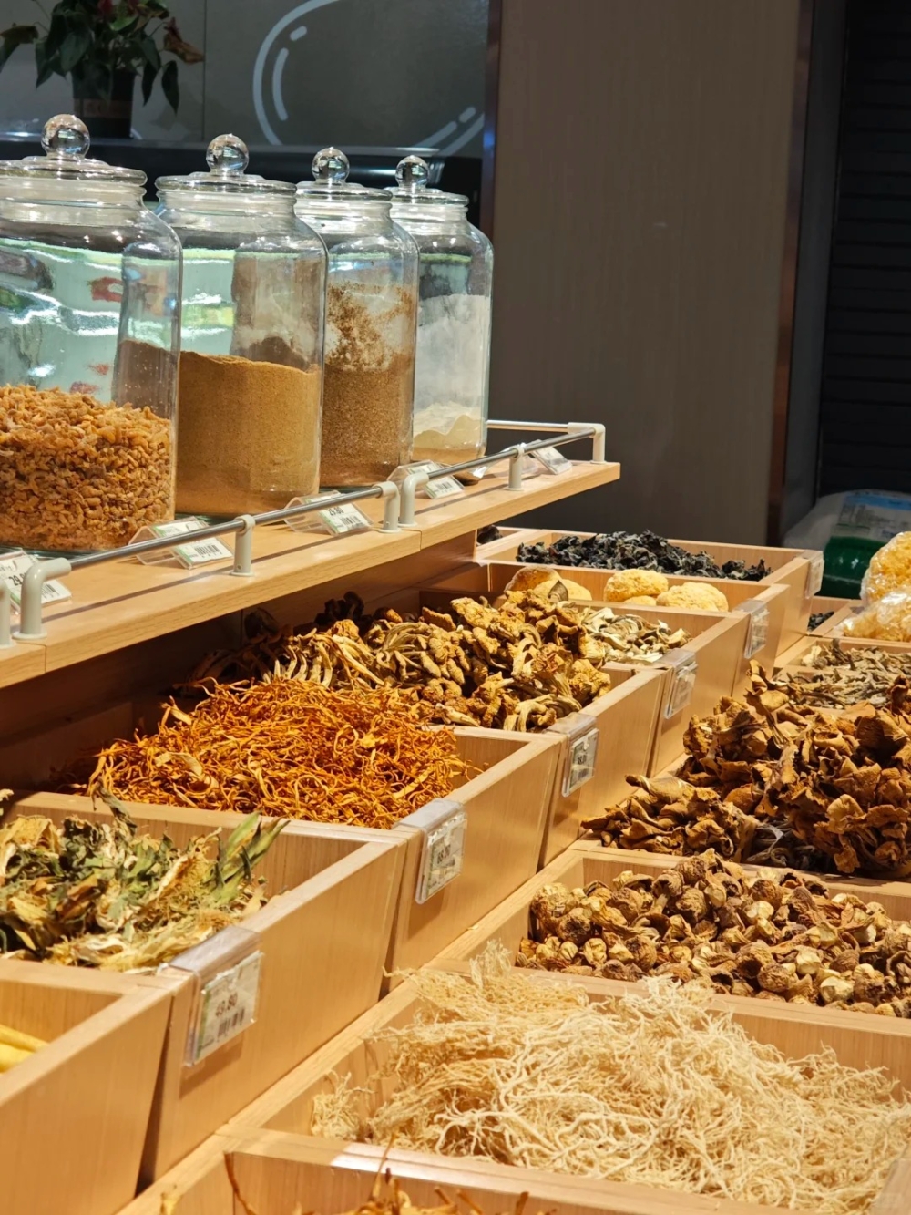 乾貨（花菇、木耳、海味）