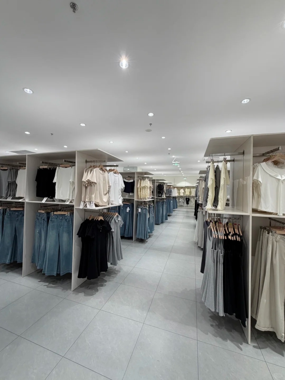 6000呎超大空間｜全店採用自助形式