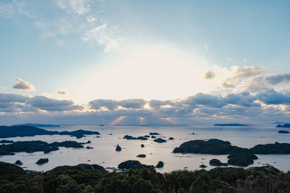 石岳展望台都係欣賞九十九島夕陽美景嘅知名景點。