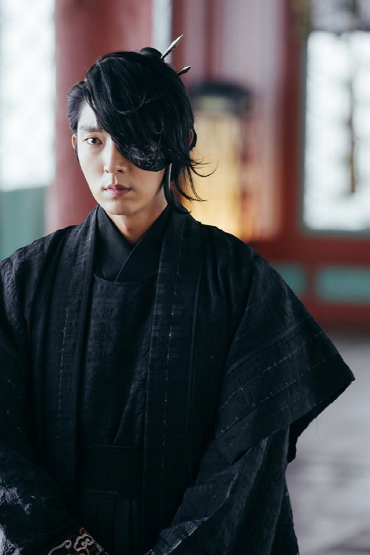 Lee Joon-gi king