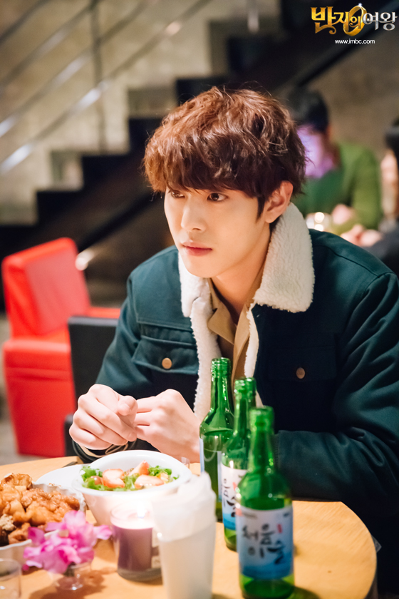 queen of the ring ep1 8